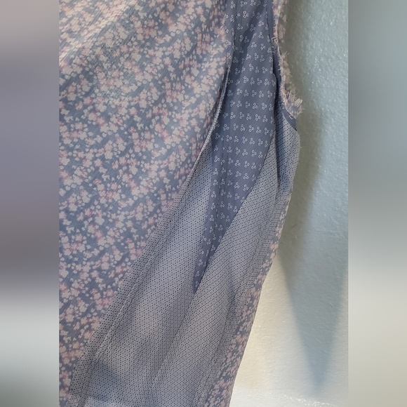 💚5/$25 Banana Republic Silk Lavender Sleeveless Floral Racerback Top Size Small - Picture 3 of 6